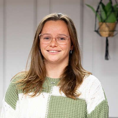 Researcher Debbie Voshart